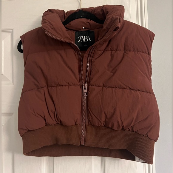 ZARA CROPPED PUFFER VEST SS22
BROWN - Picture 7 of 15